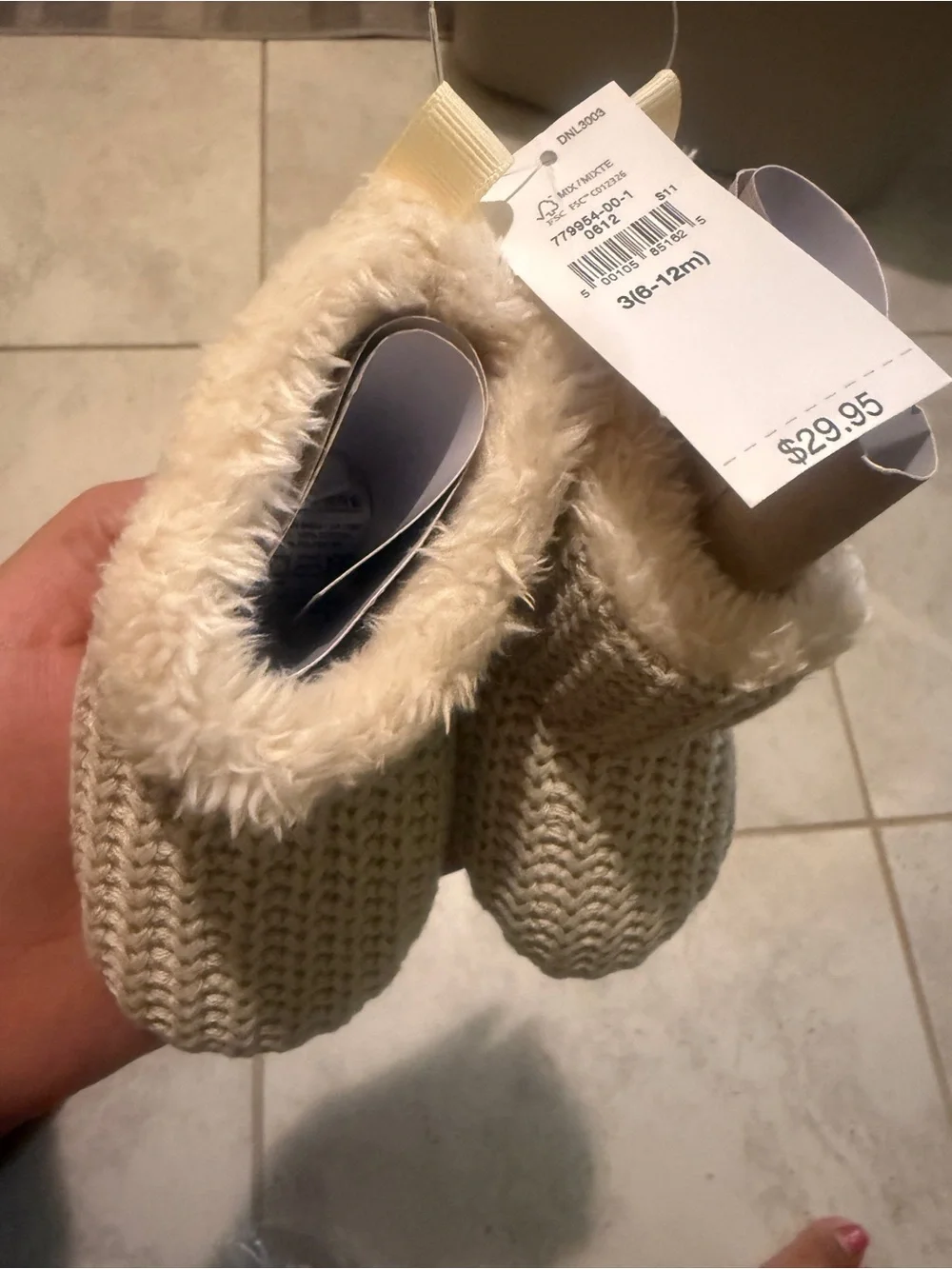 Baby gap 6-12 months Cozy Knit Baby Booties in Cream - Plush Lined Accessories